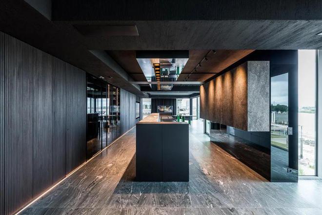 th Floor比利时开元棋牌The Fif(图1)