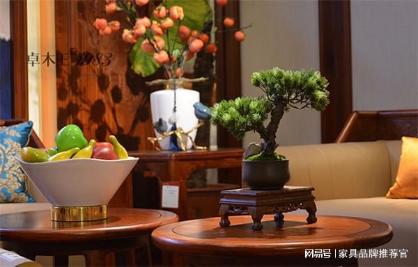 井生活淬炼成诗 卓木王红木ky开元棋牌红木整装：把市